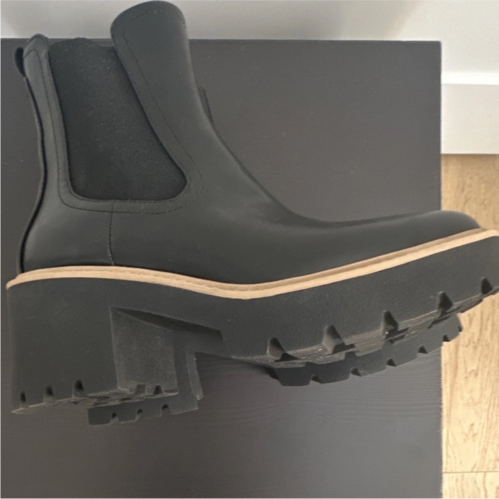 DV by Dolce Vita Black Ankle Boots with Tan Sole - Picture 6 of 6